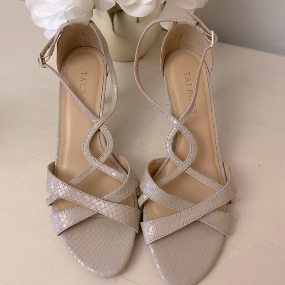 Talbots Pumps - Picture 1 of 9